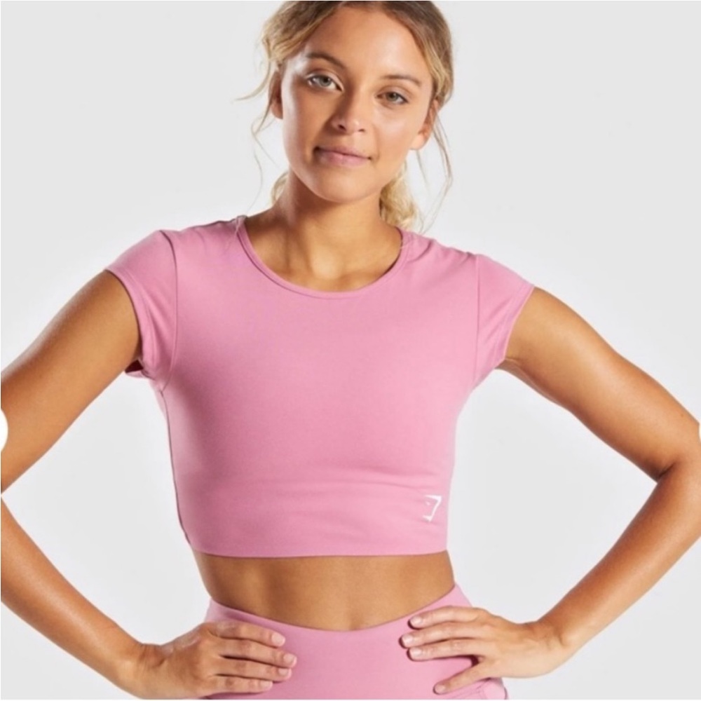 Gymshark Dreamy Cap Sleeve Crop Top in Dusky Pink Medium